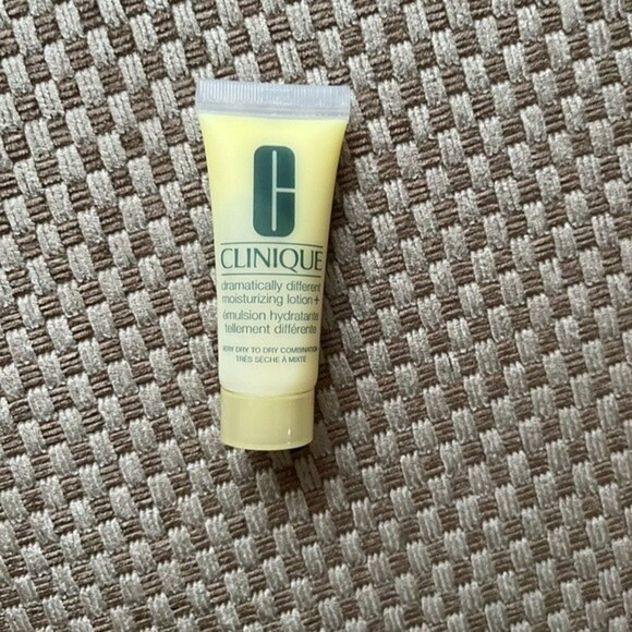 Clinique dramatically different moisturizing lotion 15mL - Picture 1 of 2